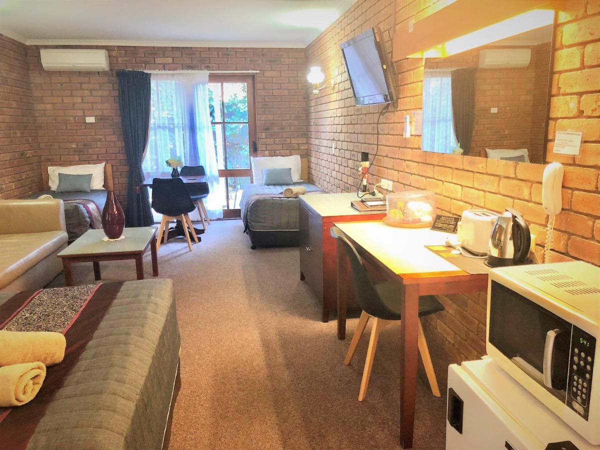 Jolly Swagman Motor Inn Юроа Екстер'єр фото